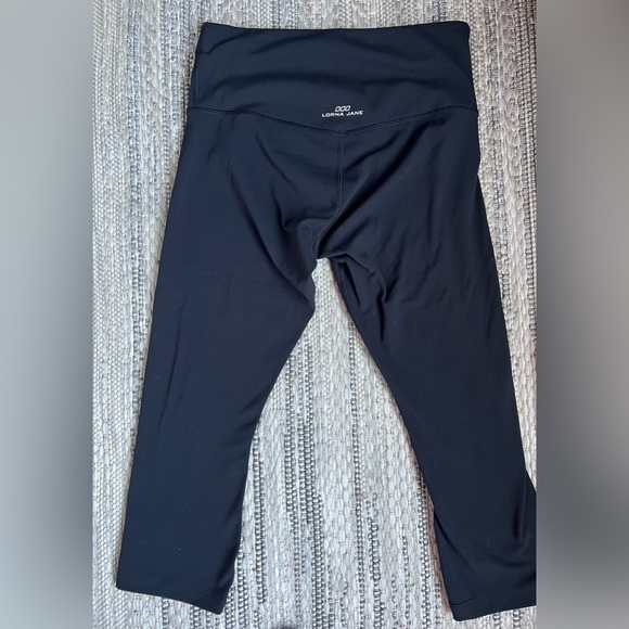 Lorna Jane black 3/4 leggings - Picture 4 of 4